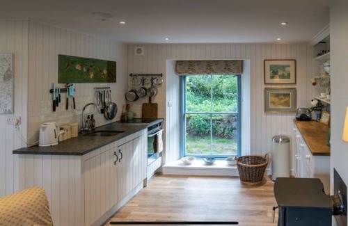 Colerne Cabin | Discover The Nest at Gilling Grove with Treetop Views