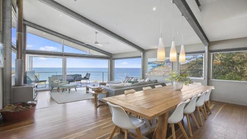 Box Head House | Cozy Retreat at The Nest at Killcare for Families & Pets