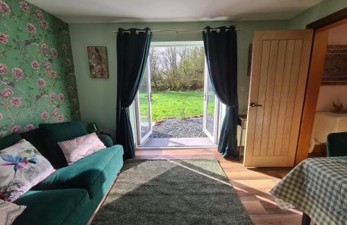 Rowrah House | Experience Nature at The Nest: Guest Rated 10/10 Retreat