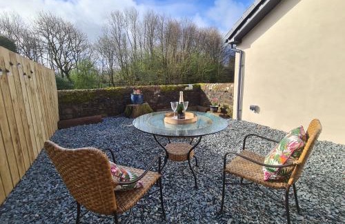 Rowrah House | Experience Nature at The Nest: Guest Rated 10/10 Retreat