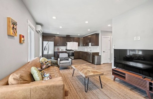 Hilltop Apartment | The Nest – Comfort & Charm Near Conservatory, Cafés & Tacoma Dome