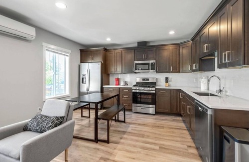 Hilltop Apartment | The Nest – Comfort & Charm Near Conservatory, Cafés & Tacoma Dome