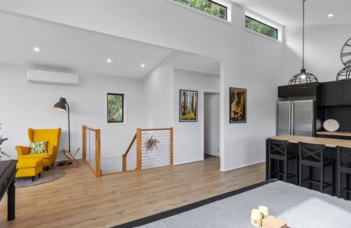 Marysville House | Discover The Nest On Hull - Stylish Retreat with Spa Amenities