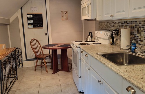 Searsport Apartment | Coastal Retreat: One-Bed Apt with Ocean View & Private Patio