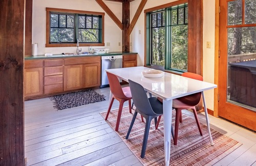 Yachats Cabin | Serene Retreat at The Nest - Quiet Water Cabin Awaits
