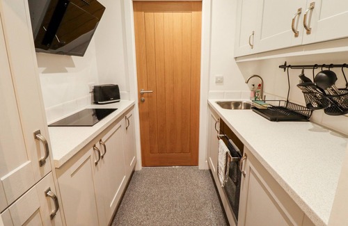 Bawtry Cottage | Discover The Nest: Romantic Cottage with Cozy Kitchen