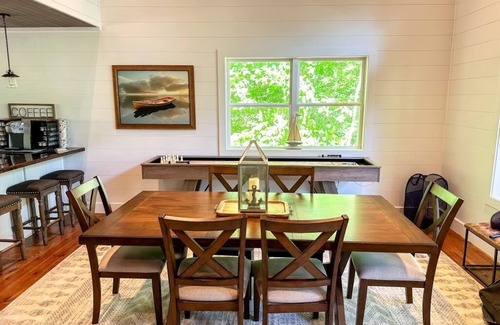 Big Creek House | Discover The Nest: Guest Rated 9.8 with Amazing Views