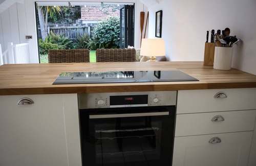 Croyde Cottage | Perfect Getaway at The Net Loft, Croyde with Hot Tub