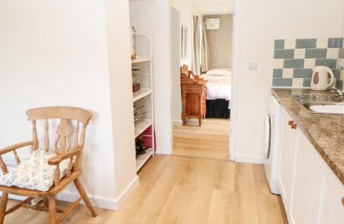 Quarnford House | Pet-Friendly Retreat at The Netty - A Great Value Stay!