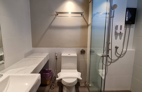 Rama 9 Hotel | Budget-Friendly Stays at The Neuf Ratchada with Breakfast