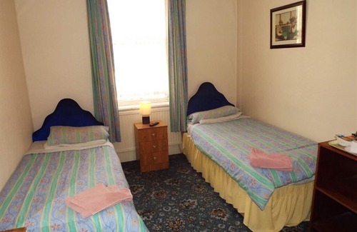 Malton Hotel | Welcoming Stay at The New Globe Inn with Breakfast Included