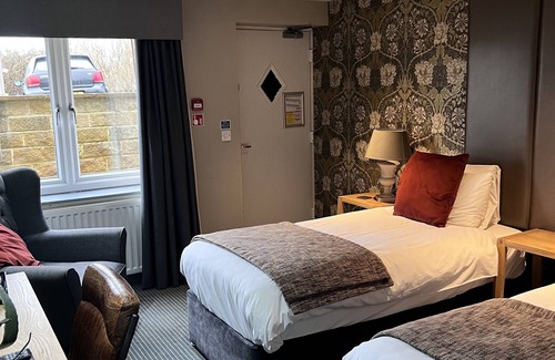 Sowerby Bridge Hotel | Enchanting Hobbit Hotel Rooms with Breakfast & Family Amenities