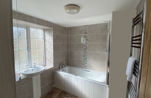 Cropton Bed & Breakfast | Discover The New Inn: Family-Friendly with Dining Options