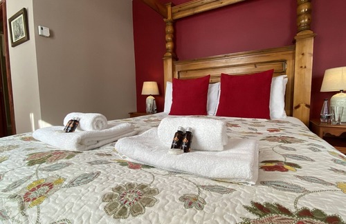 Cropton Bed & Breakfast | Discover The New Inn: Family-Friendly with Dining Options