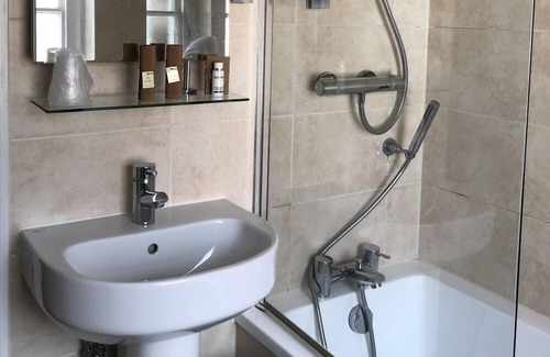 Icklesham Hotel | Discover The New Inn: 4-Star Comfort with Great Dining