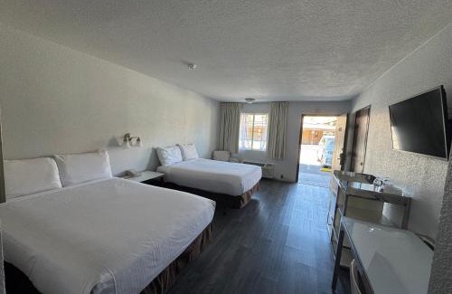 Laughlin Hotel | Discover The New Pioneer: Oceanfront Poolside Retreat