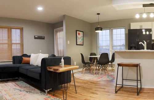 Martinsburg House | The New York'er 3 bedroom Duplex