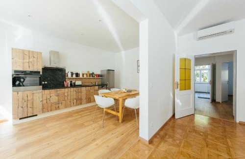Funfhaus Apartment | Family-Friendly Escape at The newPAST Apartments