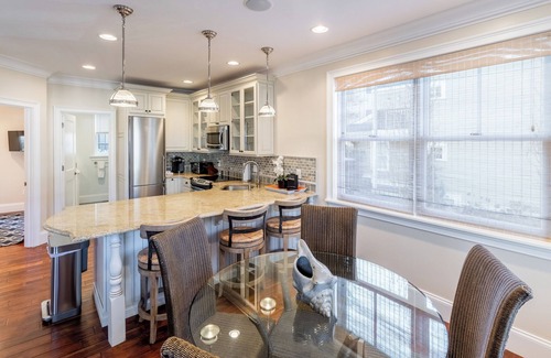 Yachting Village House | Experience Oceanfront Bliss at The Newport Lofts