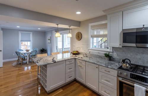 Fifth Ward House | Oceanfront Retreat at The Newport Lofts – 4-Star Comfort