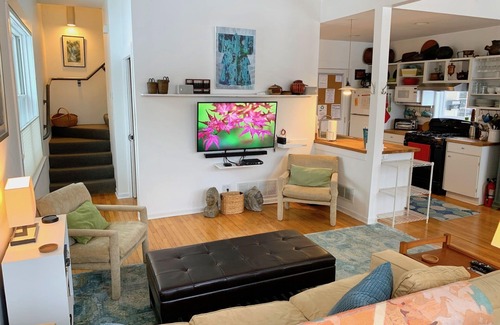 Evanston House | Family-Friendly Retreat with Ocean Views in Evanston
