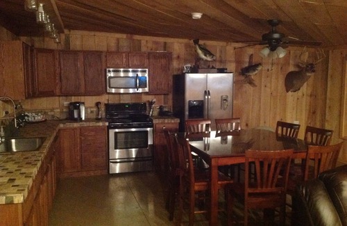 Samburg Cabin | Unforgettable Retreat at Reelfoot Lake for Families & Friends
