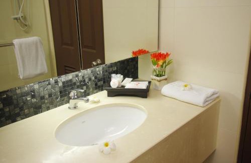 Nong Bon Apartment | Comfort at The Ninth Place Serviced Residence with Pool Access
