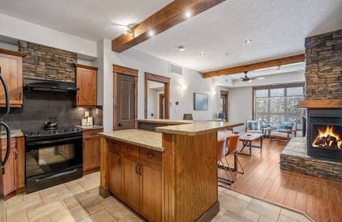 East Kootenay Condo | Relax at The Noble Nest with Pool, Hot Tub & Patio Access