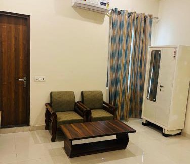 Noida Hotel | Guest Rated 9/10 at The Noida Inn - Family-Friendly Stay