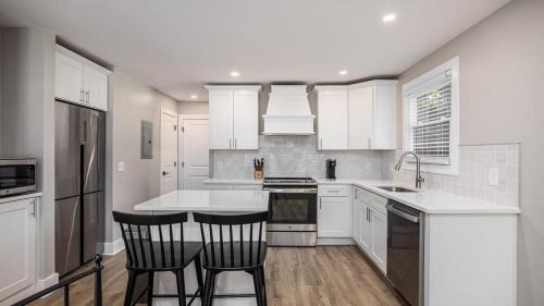 Hillsboro West End Apartment | The Nomad 48-Person Hillsboro Village Retreat Studio 1BR Spaces