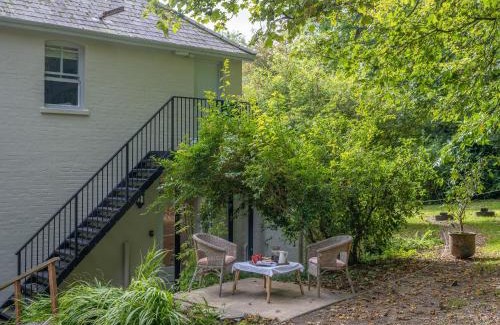Shrewton House | Pet-Friendly Retreat at The Nook At Henge Estate