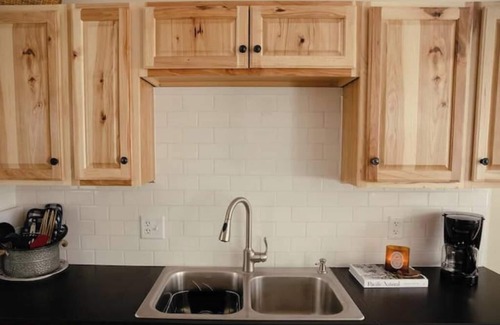 Saugatuck House | The Nook. Bright and Private. Walkable to downtown Saugatuck, fenced in yard.