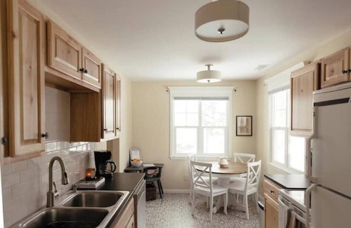 Saugatuck House | The Nook. Bright and Private. Walkable to downtown Saugatuck, fenced in yard.