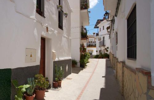 Canillas de Aceituno Apartment | Cozy Getaway at The Nook (El Recoveco) - Rated 9.5/10