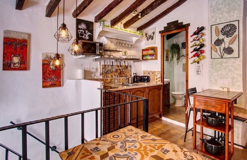 Canillas de Aceituno Apartment | Cozy Getaway at The Nook - Elrecoveco with Breakfast Included