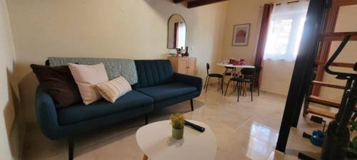 Maleme House | Oceanfront Retreat: The Nook with 10/10 Guest Ratings