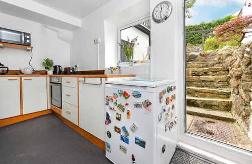 Llanbedrog House | Cozy One Bedroom House - Perfect for Couples and Pets