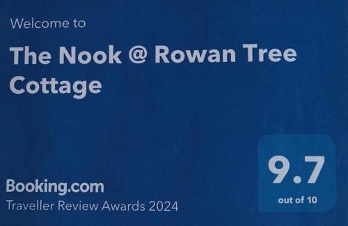 Ballymoney Apartment | Oceanfront Retreat: The Nook @ Rowan Tree Cottage Awaits