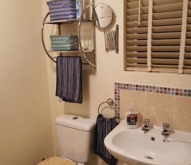 Ballymoney Apartment | Oceanfront Retreat: The Nook @ Rowan Tree Cottage Awaits