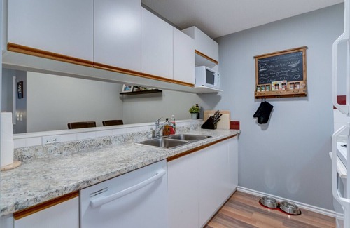 Canmore Villa | Pet-Friendly Norquay with Mountain Views and Spa Access