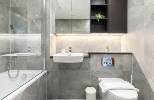 East Acton Apartment | Family-Friendly North Acton Collection - Rated 9.5/10