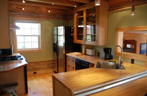 Grand Marais Cabin | Experience The North Shore Fisherman's Cabin with Sauna