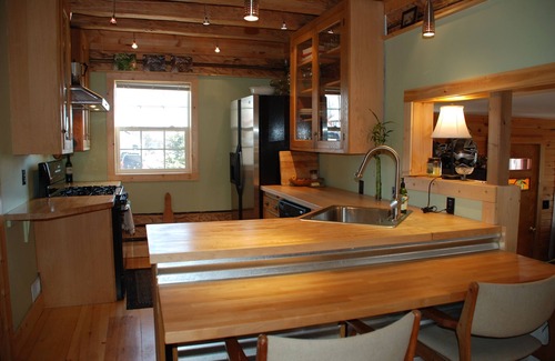 Grand Marais Cabin | Experience The North Shore Fisherman's Cabin with Sauna