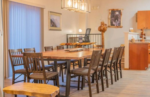 North Pole Apartment | Discover Family-Friendly Comfort at The Northern Driftwood Inn