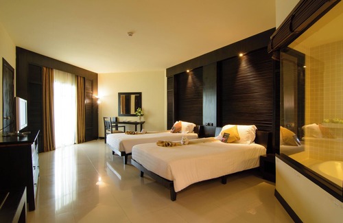 Pak Nam Hotel | Relax at The Nouveau Chumphon Beach Resort & Golf
