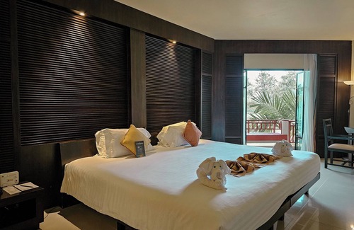 Pak Nam Hotel | Relax at The Nouveau Chumphon Beach Resort & Golf