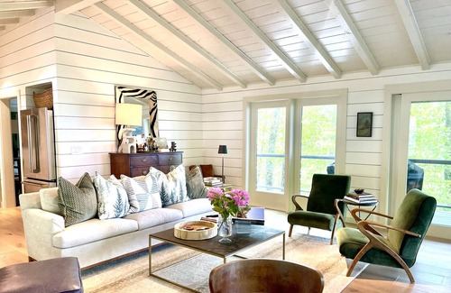 Glenville House | Experience The Nut House: Scenic Views & Family-Friendly Fun
