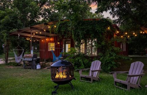 Prairie Lea House | Relax and Unwind at The Nut House: Pet-Friendly Retreat