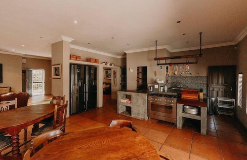 Vredefort House | Family-Friendly Getaway at The Nutcracker Homestead