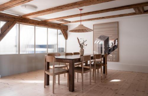 Nyhavn - Amalienborg Apartment | Elegant Nyhavn Penthouse Near Family-Friendly Attractions